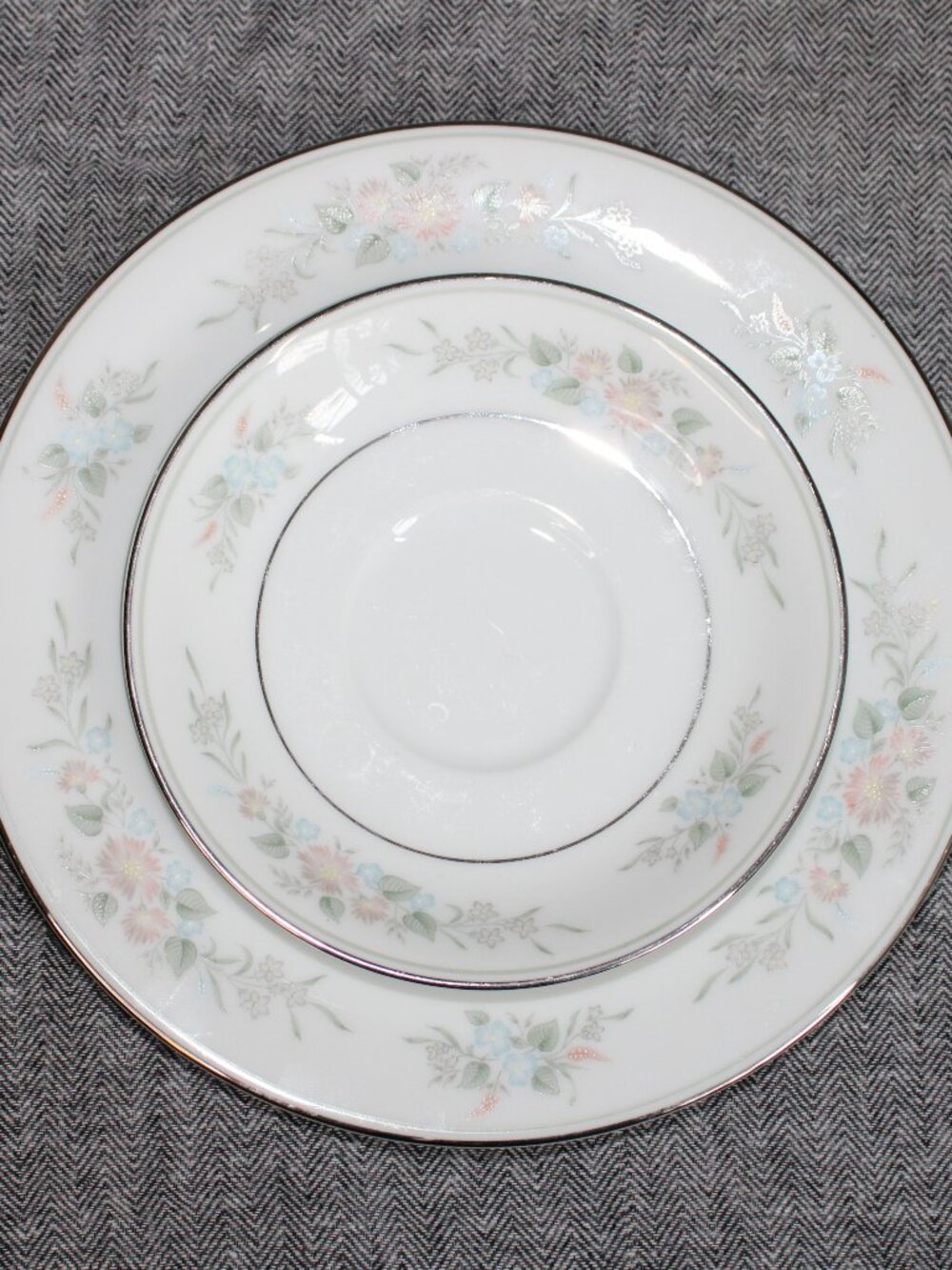Vintage Noritake China 'Romance' Pattern 6022 Saucer & Luncheon Plate Set
